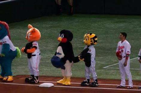 プロ野球選手、球団マスコットの画像を貼りましょう