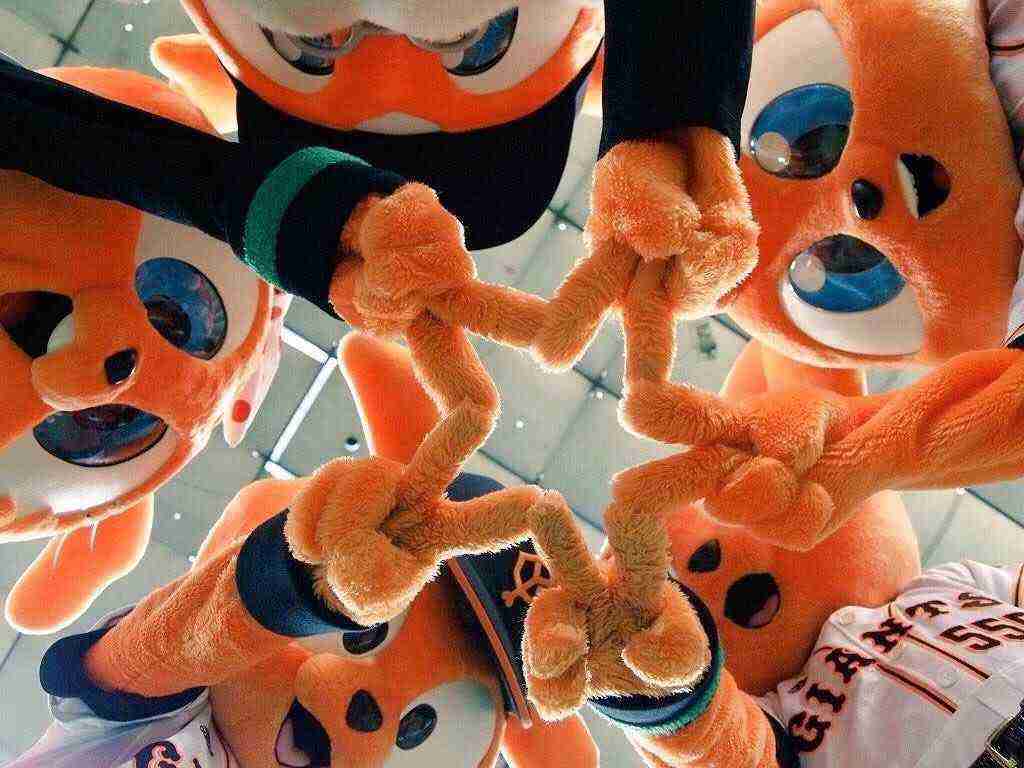 プロ野球選手、球団マスコットの画像を貼りましょう