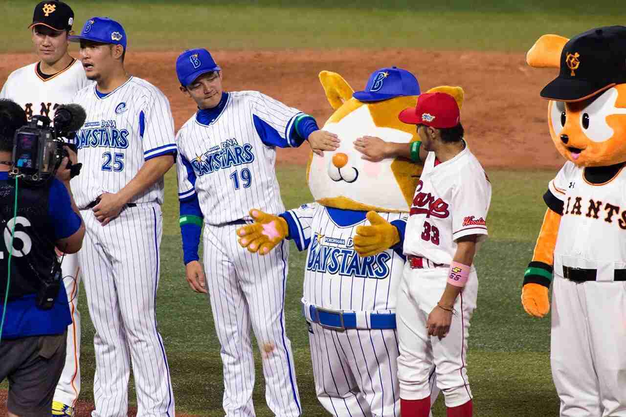 プロ野球選手、球団マスコットの画像を貼りましょう