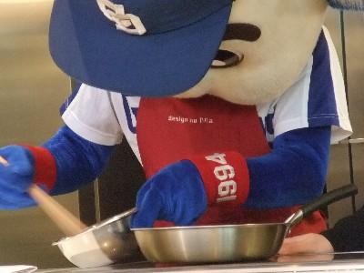 プロ野球選手、球団マスコットの画像を貼りましょう