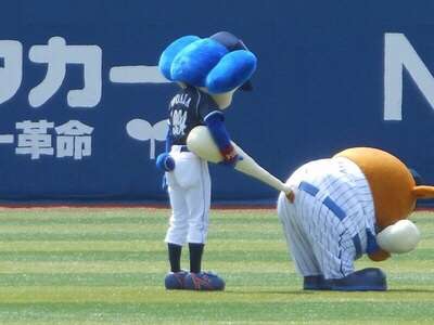 プロ野球選手、球団マスコットの画像を貼りましょう