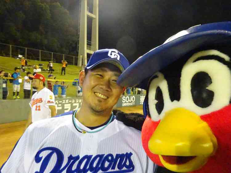 プロ野球選手、球団マスコットの画像を貼りましょう