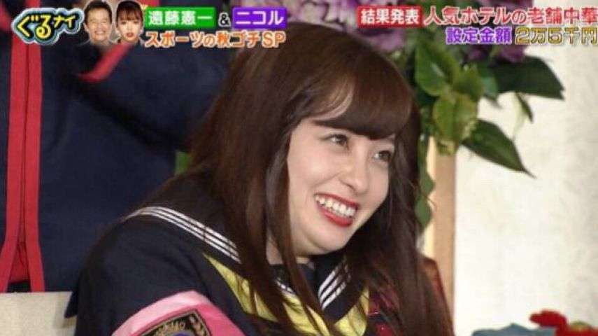 橋本環奈、笑顔全開でイナバウアー披露 写真集ツイッター貴重カット公開