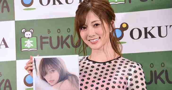 乃木坂46白石麻衣表紙の新雑誌「WHITE graph」創刊号、異例の発売前重版