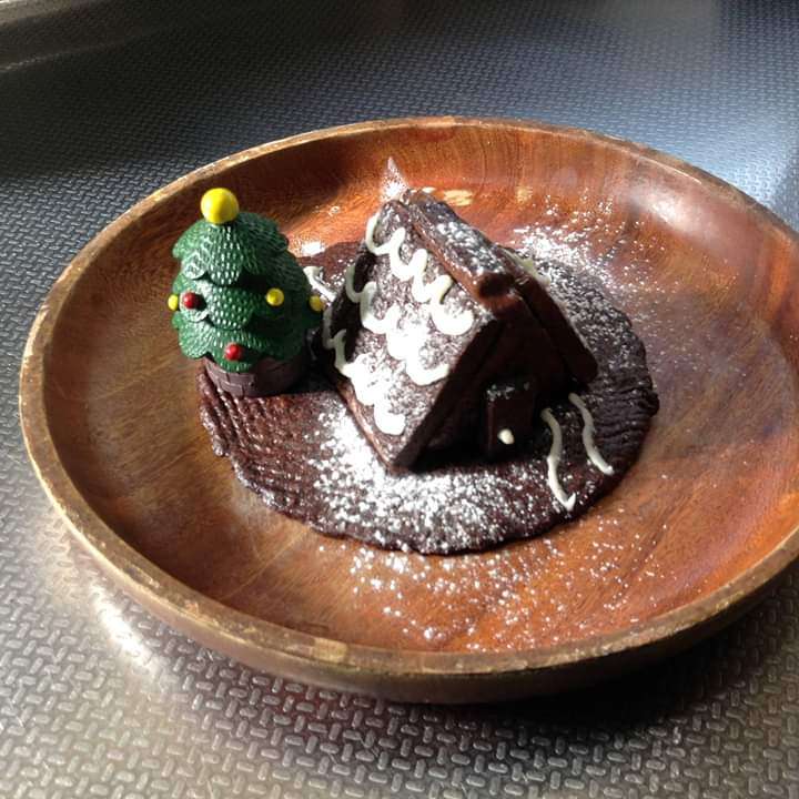 クリスマスケーキを手作りする人～