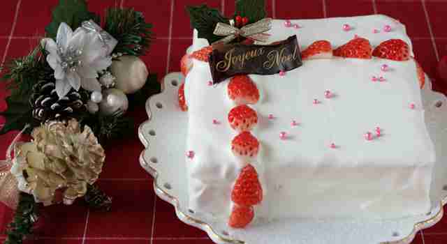 クリスマスケーキを手作りする人～
