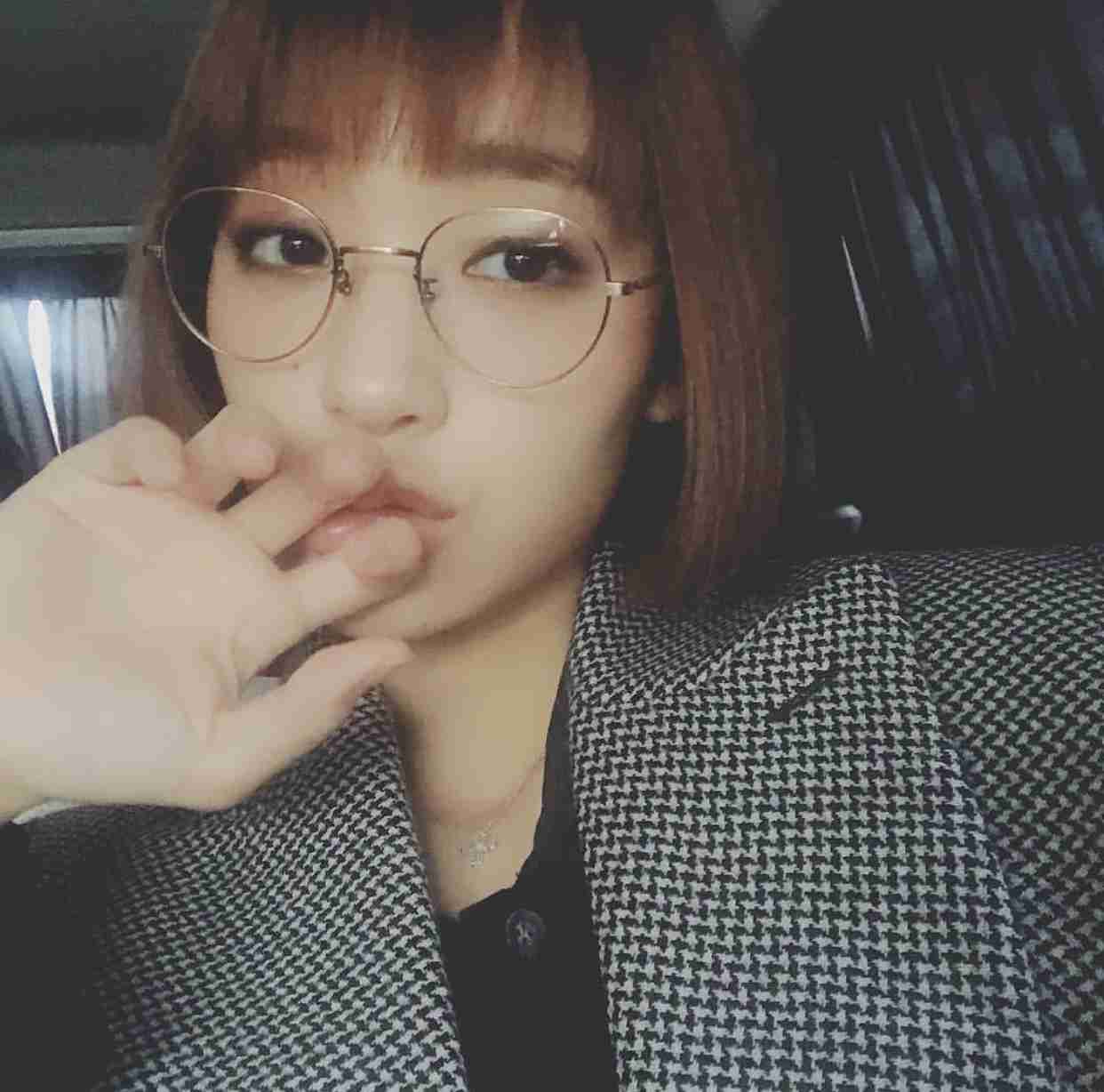 剛力彩芽、「どんどんキレイに…」屋外ロケで撮影中の姿に称賛の声が相次ぐ