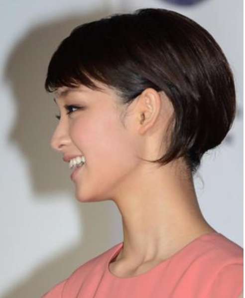 剛力彩芽、「どんどんキレイに…」屋外ロケで撮影中の姿に称賛の声が相次ぐ