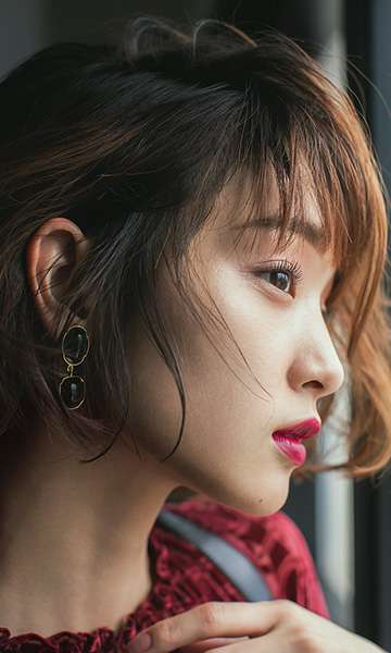 剛力彩芽、「どんどんキレイに…」屋外ロケで撮影中の姿に称賛の声が相次ぐ