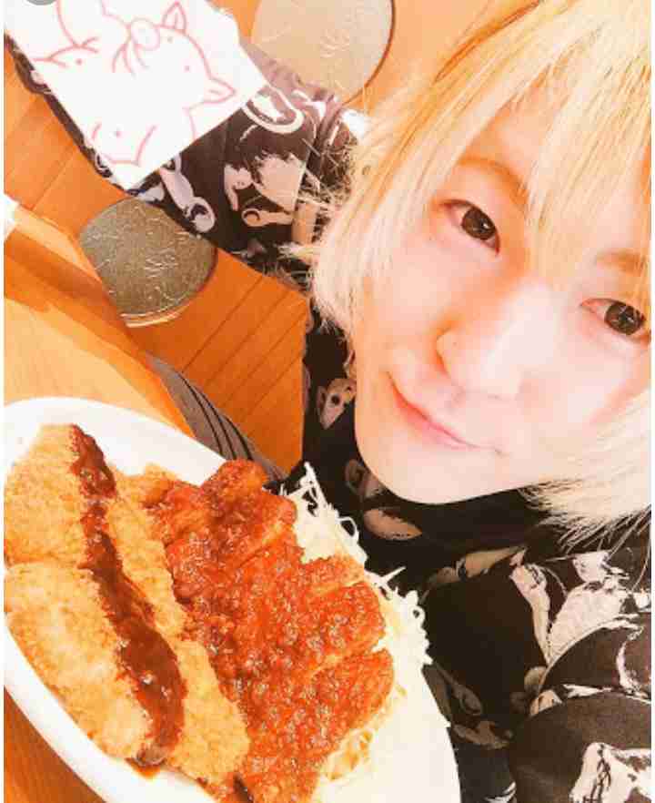 「重大な契約違反」男性アイドルが結婚発覚、進退を投票で決定