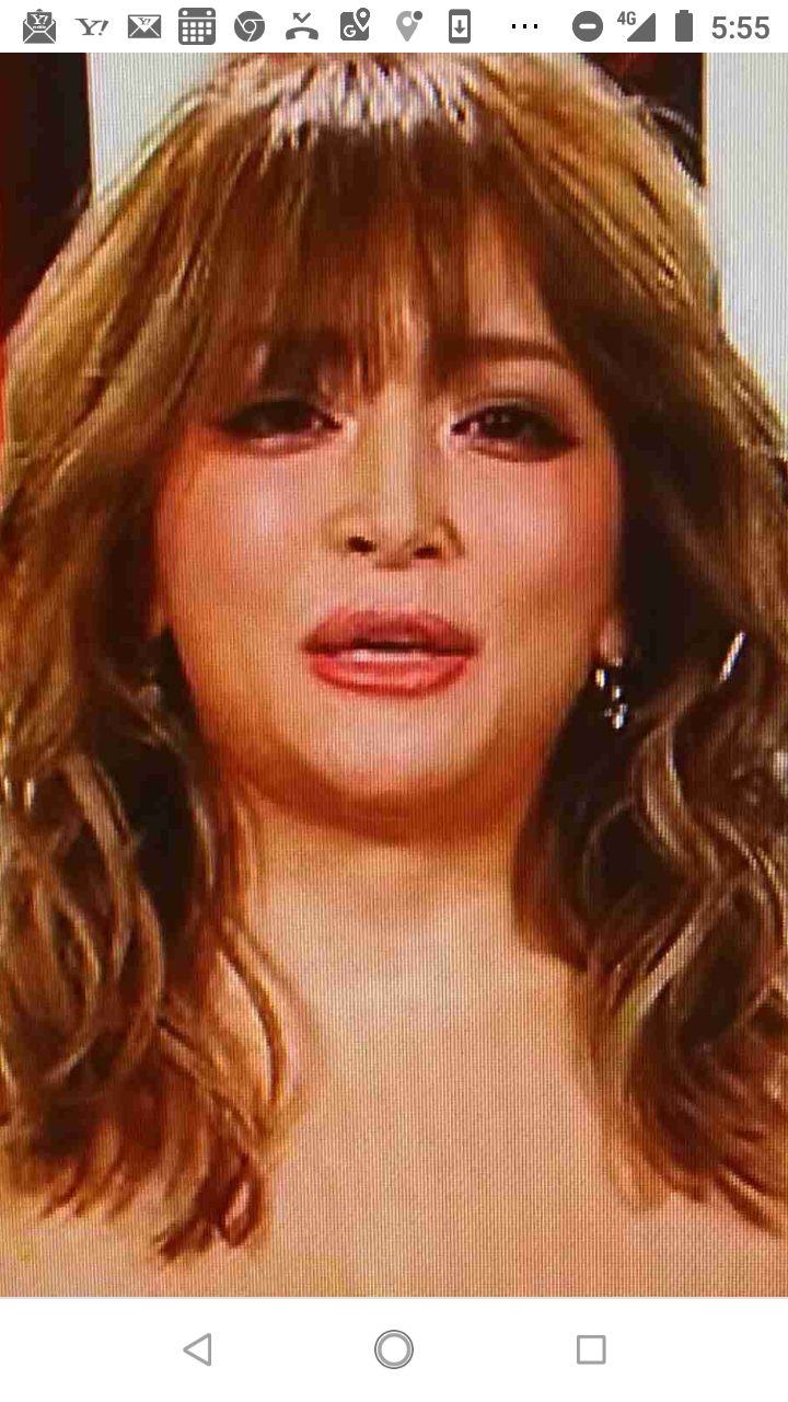 浜崎あゆみ、AAA・浦田直也のソロライブ会場に訪れ