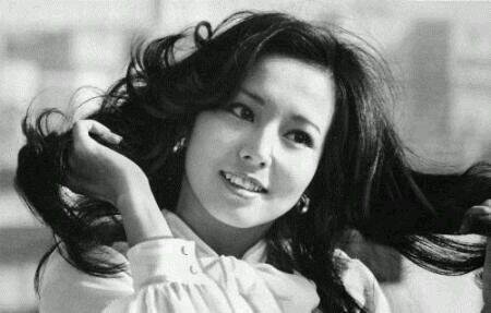 昭和の美人タレントの画像を貼ってください