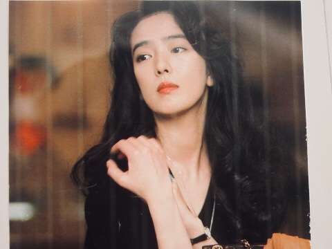 昭和の美人タレントの画像を貼ってください