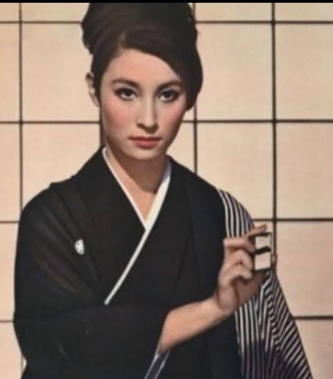昭和の美人タレントの画像を貼ってください
