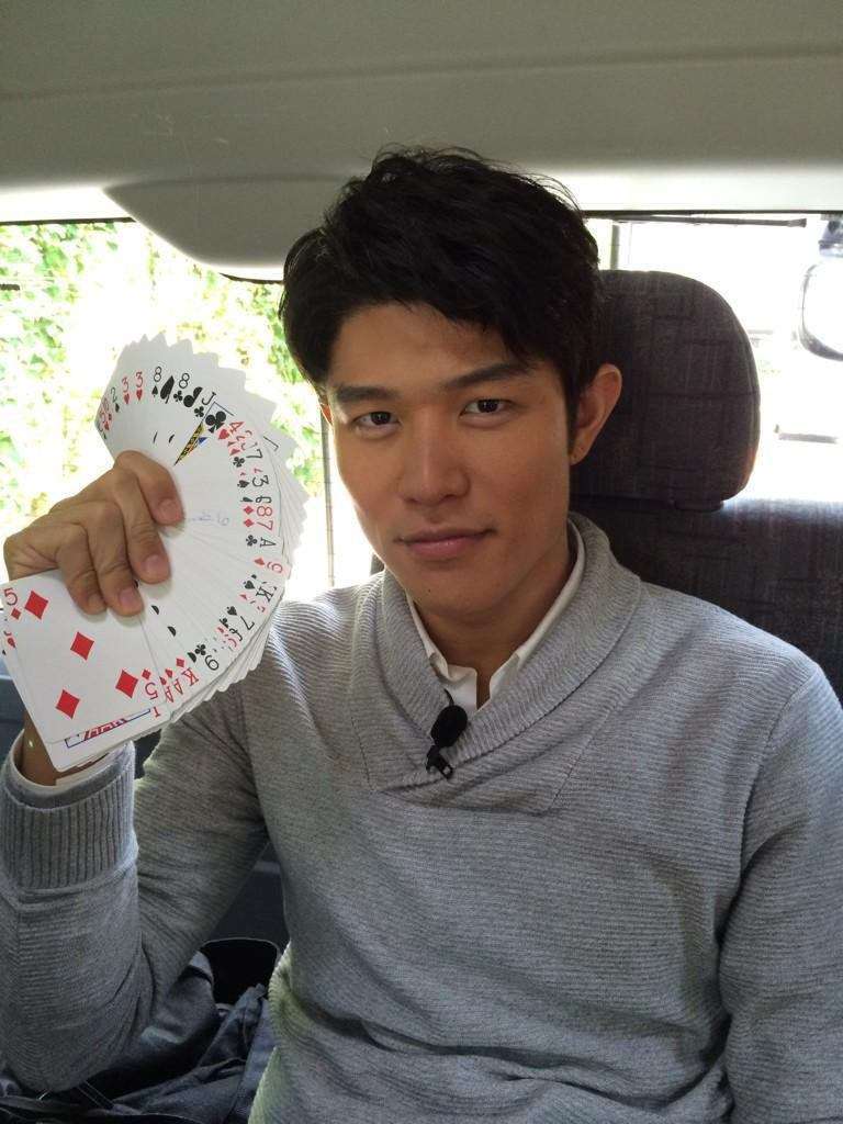 面長のイケメン芸能人