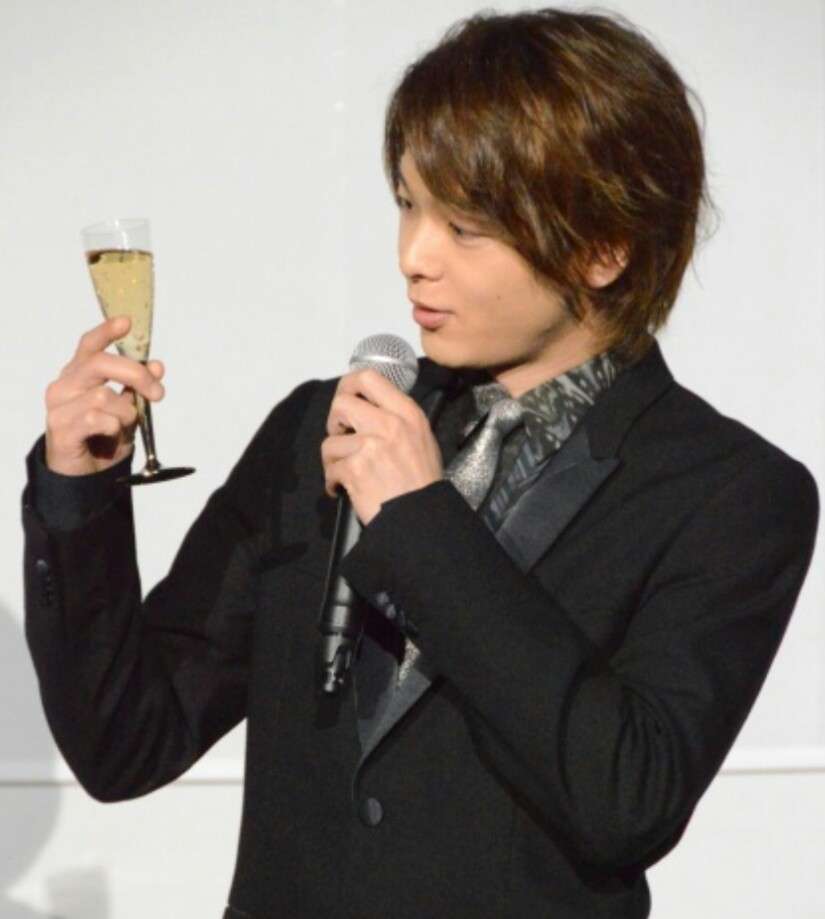 中村倫也　初彼女は中学2年のとき「見た瞬間にバーンって」