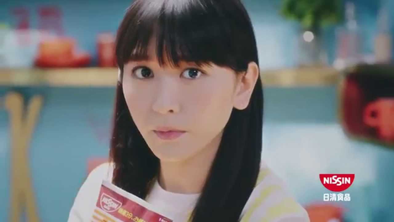 目の位置が上の人