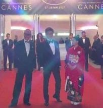 Koki,スキニーデニムのすらり美脚「足ほそっ!ながっ!顔ちっちゃ」絶賛の声