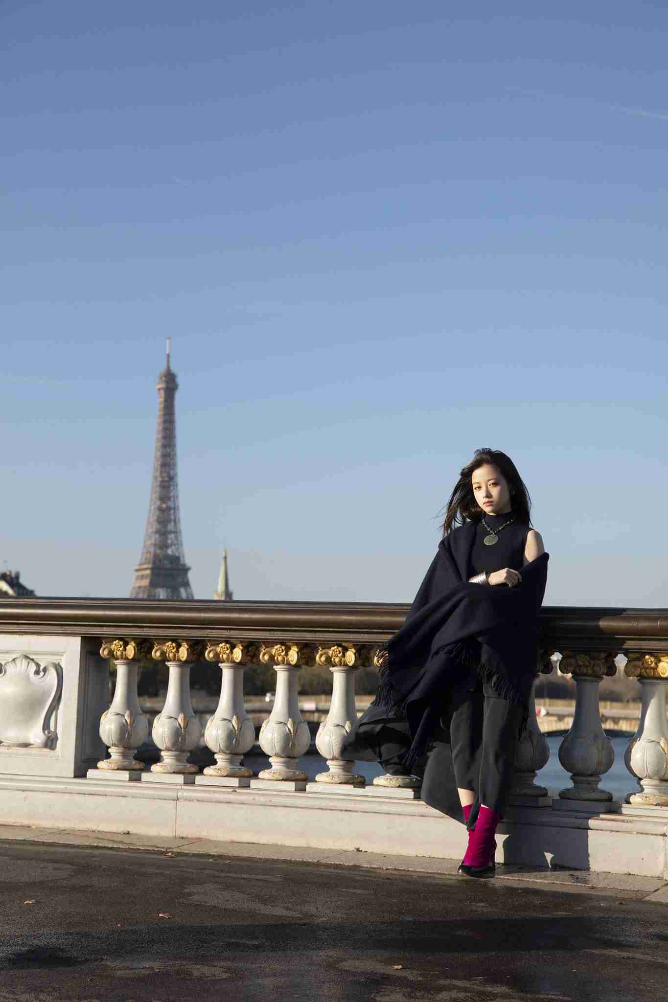 橋本環奈メモリアル写真集に期待の声 先行公開カットに「美しすぎる!」 