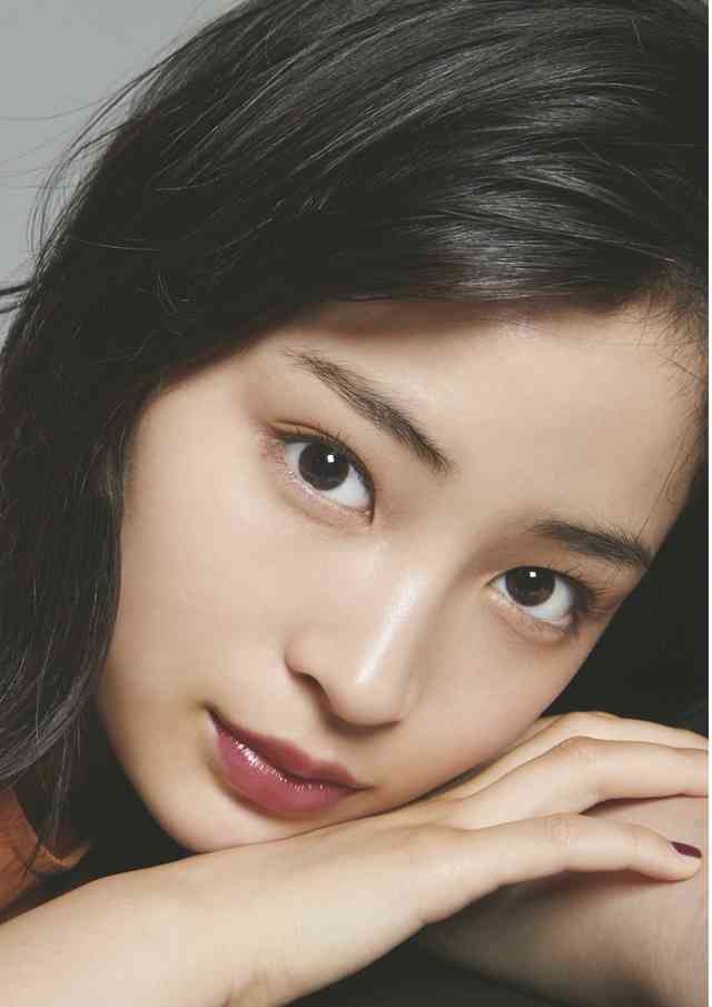 橋本環奈メモリアル写真集に期待の声 先行公開カットに「美しすぎる!」 