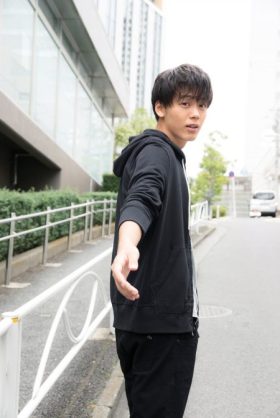 1万円の握手券! 橋本環奈のAKB商法に「プライドないんか」の声