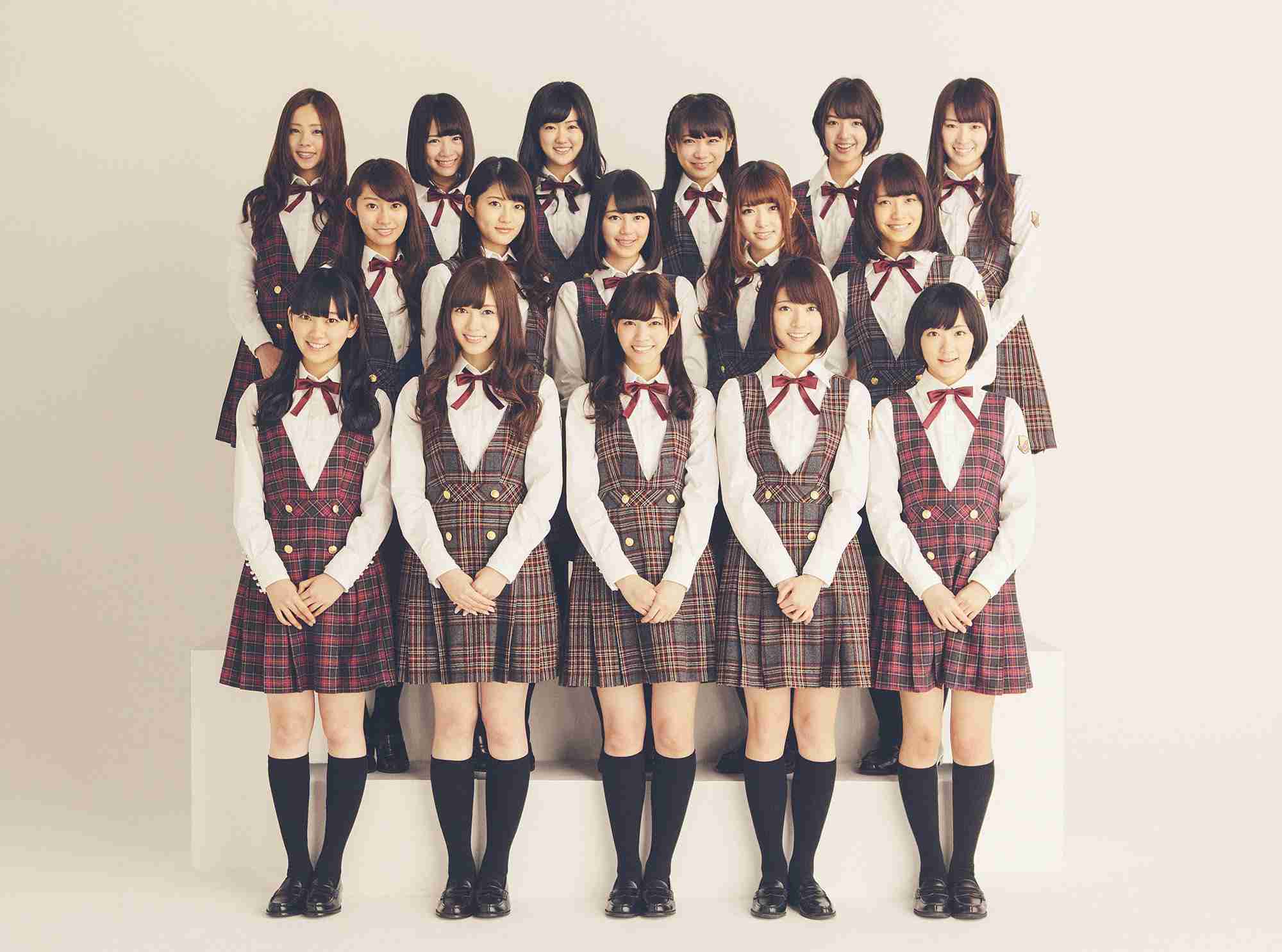 女性アイドルの衣装画像
