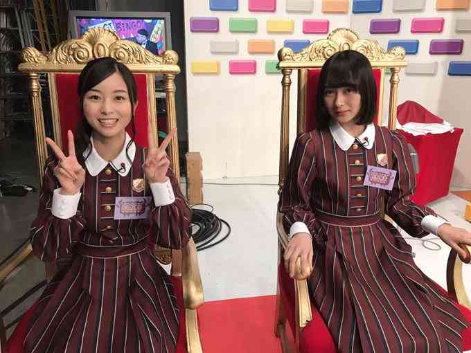 女性アイドルの衣装画像