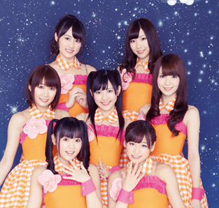 女性アイドルの衣装画像