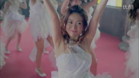 女性アイドルの衣装画像