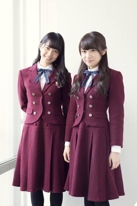 女性アイドルの衣装画像