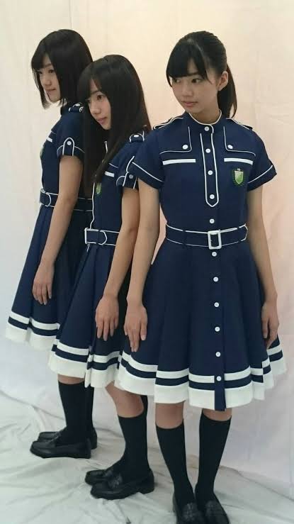 女性アイドルの衣装画像