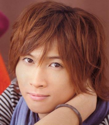 マッチ（近藤真彦）の肩に肘をついて話す…失礼行為が目に余るA.B.C-Zのメンバーとは