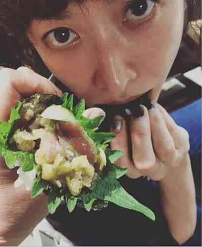 山田優、新ネイルを披露も賛否飛び交う「真似したい」「こんな指で料理したくない」