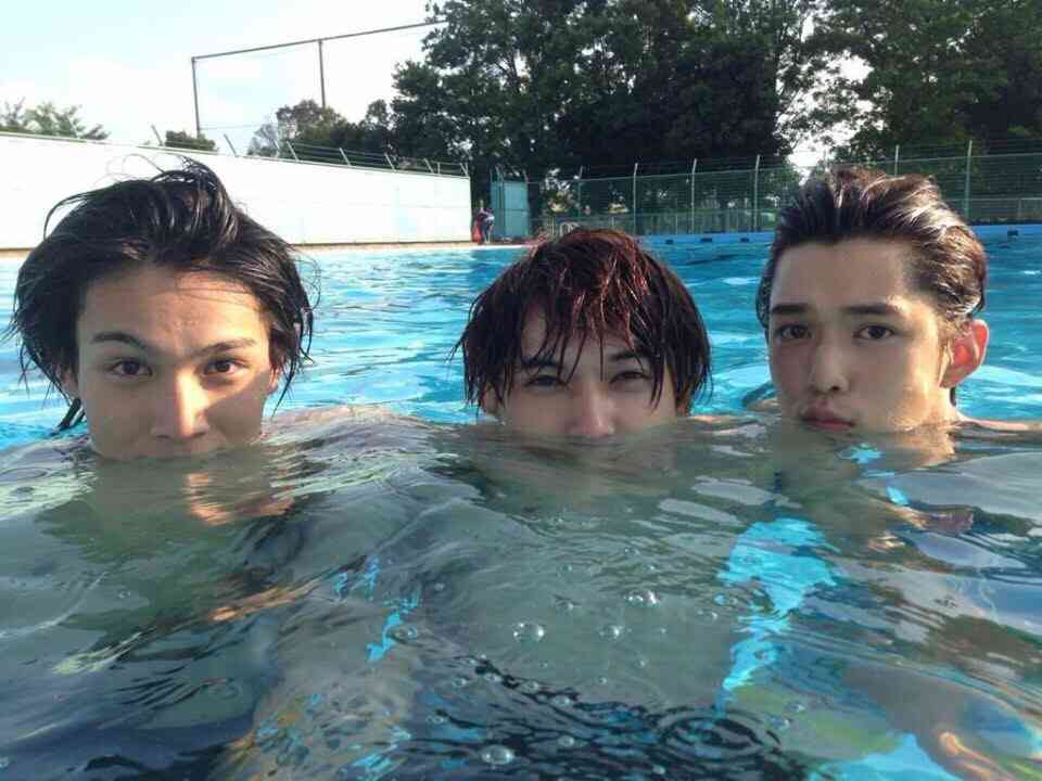 中川大志、千葉雄大＆吉沢亮とほろ酔いに…「水ヤン」3バカの再会にファン歓喜