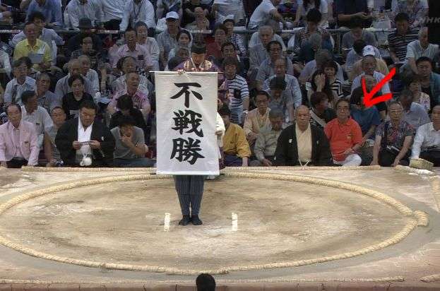 国技館に響き渡る「YES高須クリニック」 5回連呼&土俵下の本人バンザイで館内騒然