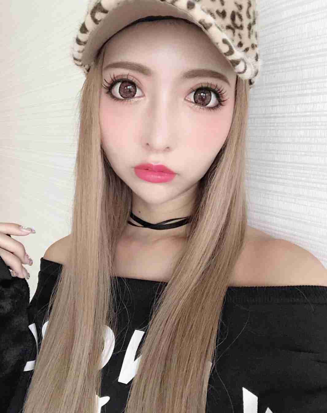 整形公表双子モデルの妹・吉川ちか、すっぴん＆メイク比較写真を公開　新たな整形願望も明かす