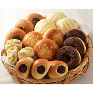 お菓子食べる手が止まらない人！！