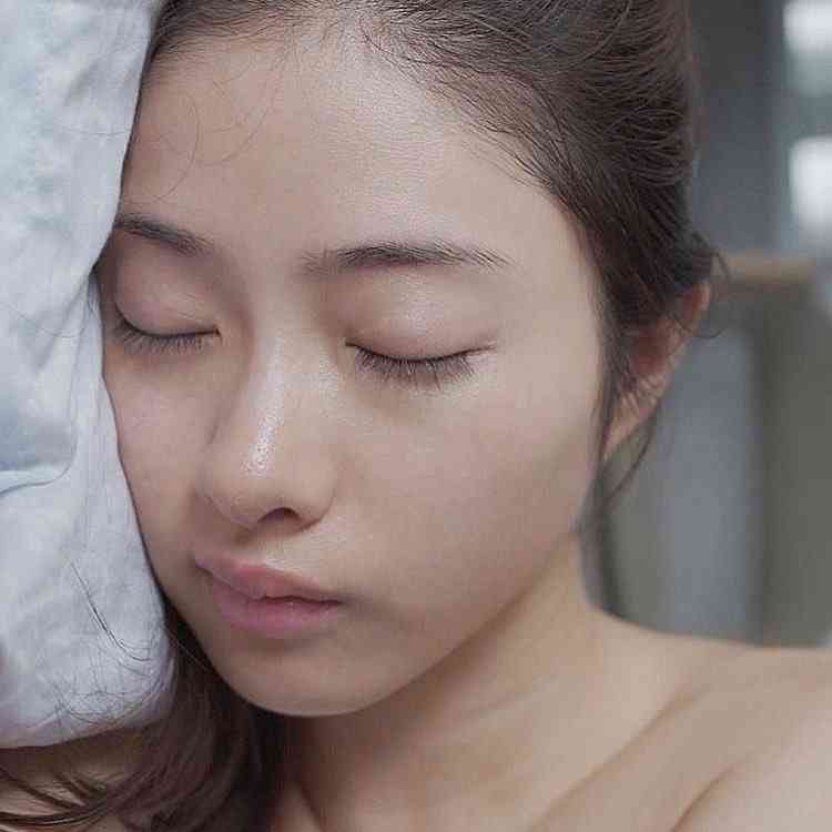 見え見えの嘘コメントを付けて画像を貼るトピ