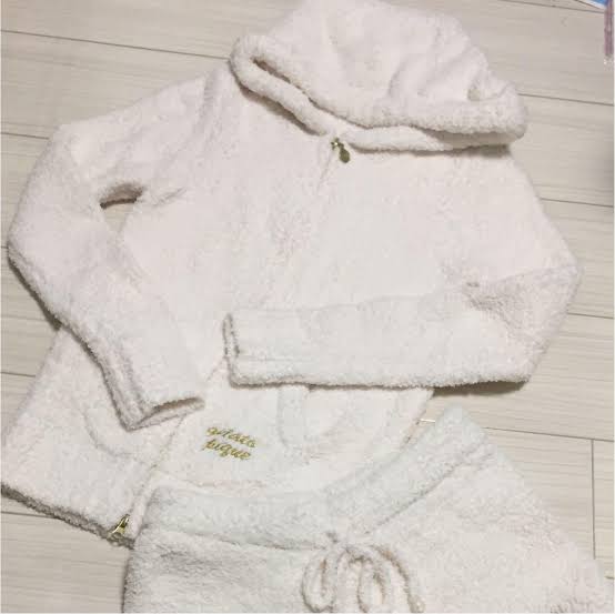冬のパジャマはどんなものを着ていますか？