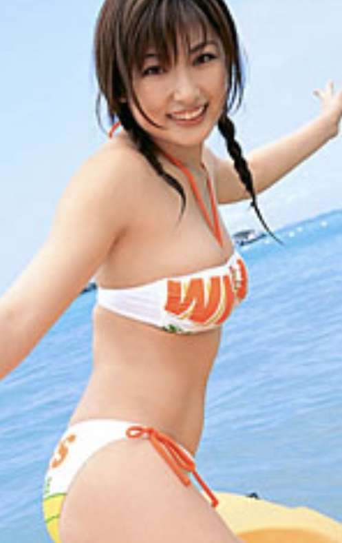 熊田曜子、6歳の長女がグラビアポーズ「主人が絶対に許してくれない…」