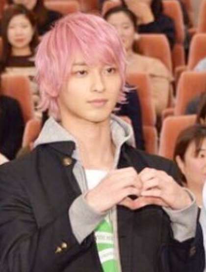 「はじこい」で話題の横浜流星、ヒゲ姿披露 4年ぶり写真集で“男の色気全開”