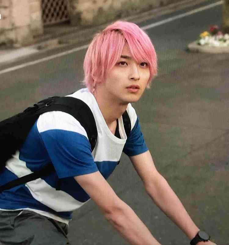 「はじこい」で話題の横浜流星、ヒゲ姿披露 4年ぶり写真集で“男の色気全開”