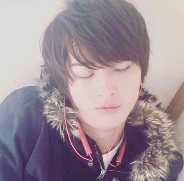 「はじこい」で話題の横浜流星、ヒゲ姿披露 4年ぶり写真集で“男の色気全開”