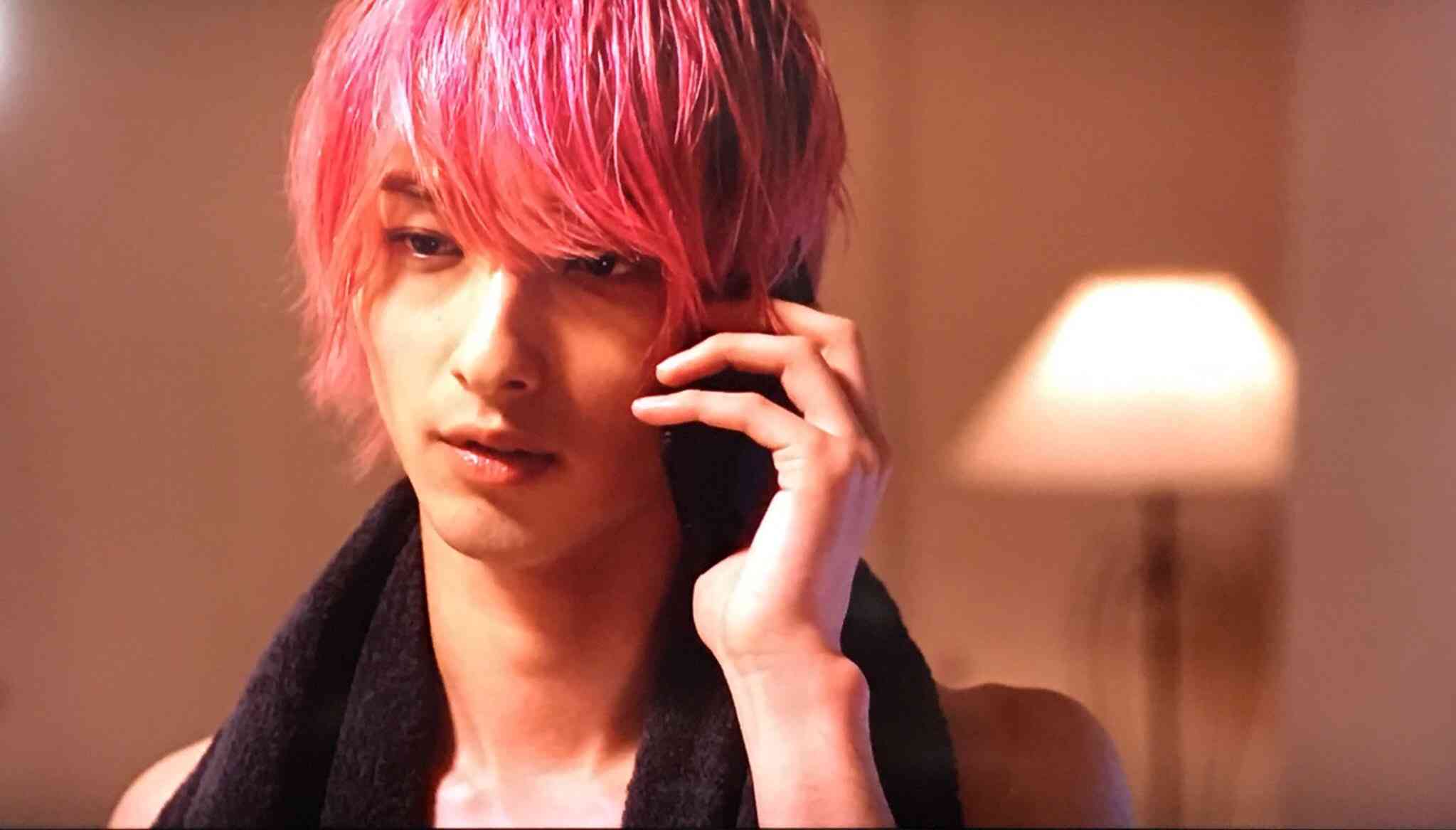 「はじこい」で話題の横浜流星、ヒゲ姿披露 4年ぶり写真集で“男の色気全開”