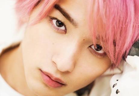 「はじこい」で話題の横浜流星、ヒゲ姿披露 4年ぶり写真集で“男の色気全開”