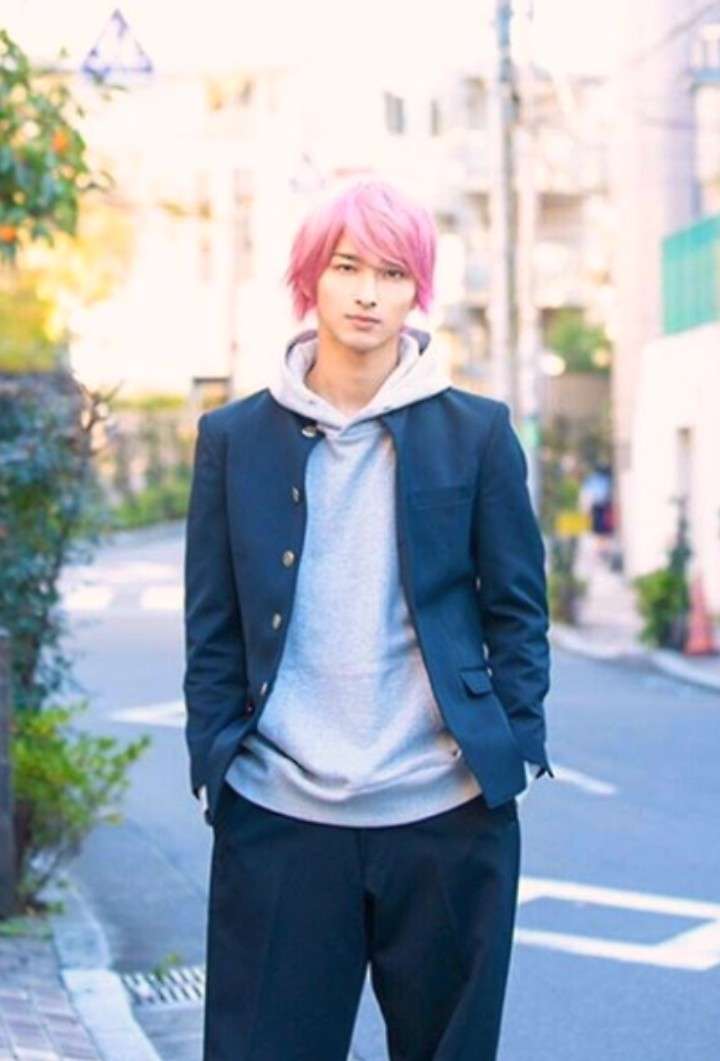 「はじこい」で話題の横浜流星、ヒゲ姿披露 4年ぶり写真集で“男の色気全開”