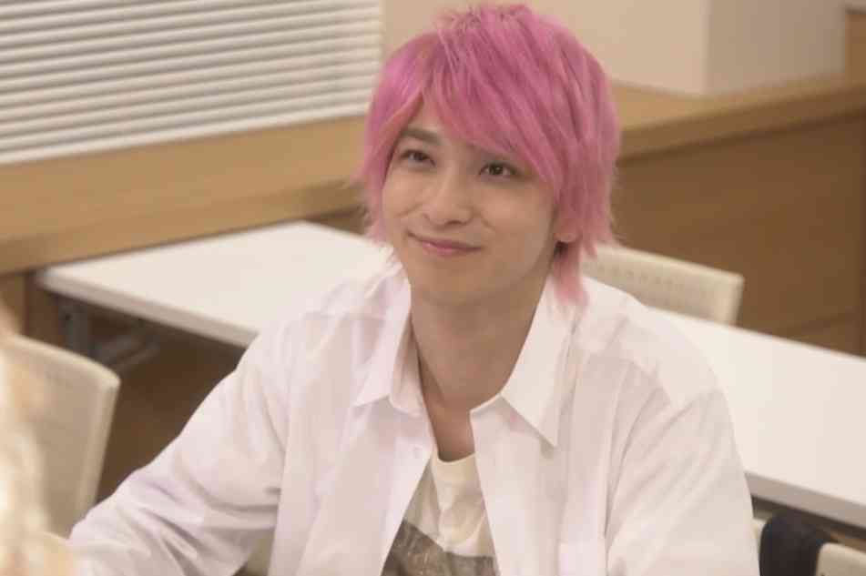 「はじこい」で話題の横浜流星、ヒゲ姿披露 4年ぶり写真集で“男の色気全開”