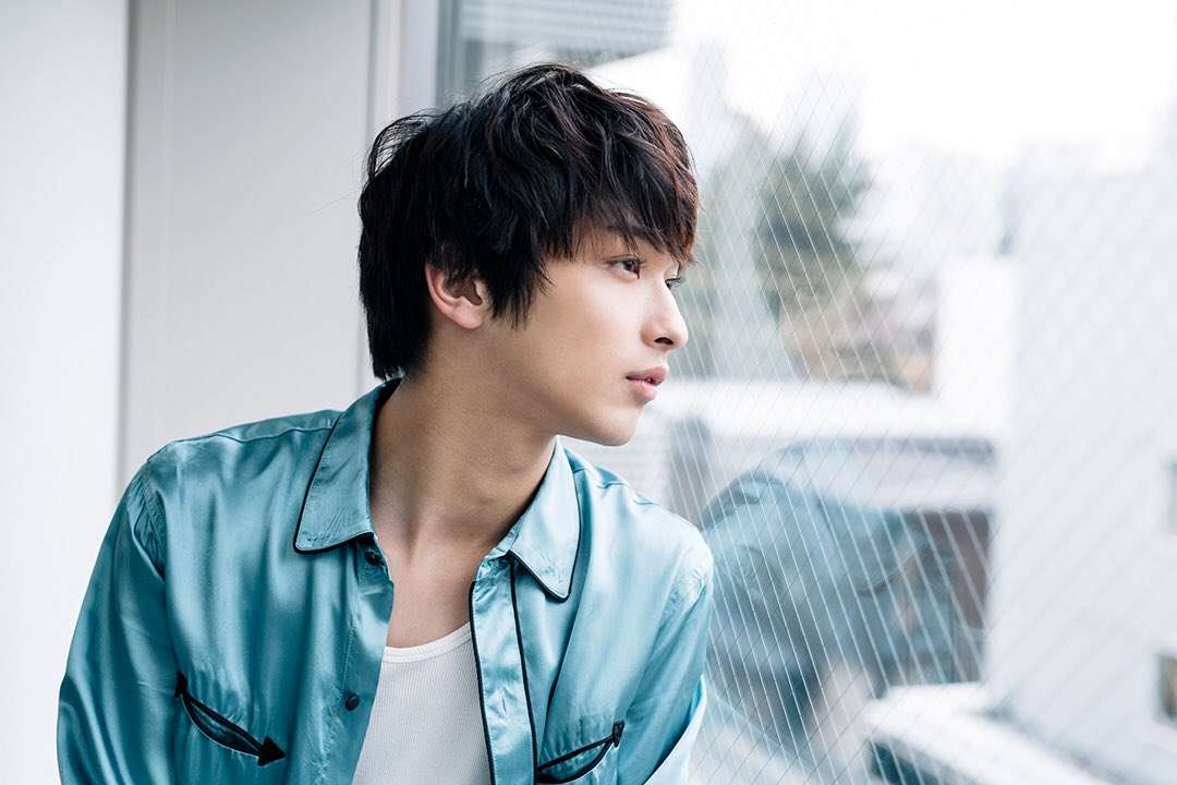 「はじこい」で話題の横浜流星、ヒゲ姿披露 4年ぶり写真集で“男の色気全開”