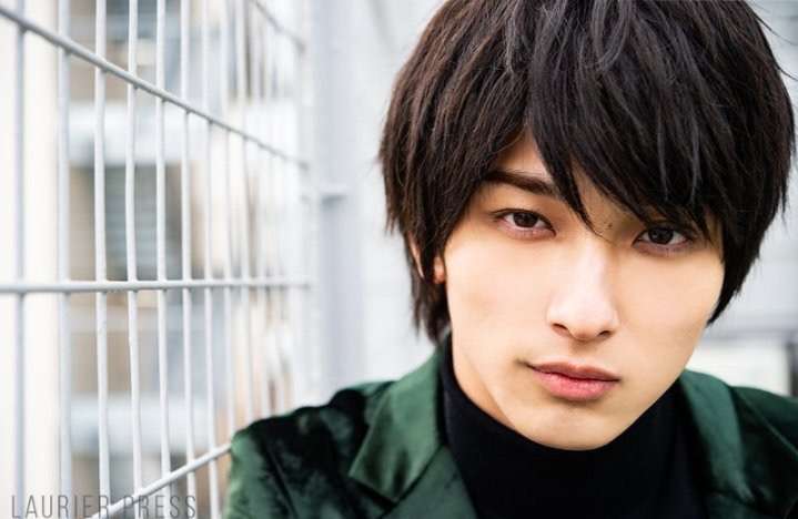 「はじこい」で話題の横浜流星、ヒゲ姿披露 4年ぶり写真集で“男の色気全開”