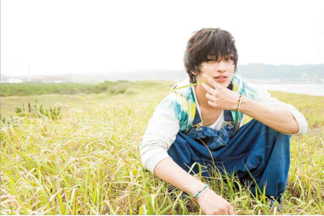 「はじこい」で話題の横浜流星、ヒゲ姿披露 4年ぶり写真集で“男の色気全開”